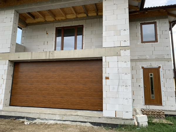 ETILA SILENT szekcionált garázskapu | sima panel | fa utánzat 3